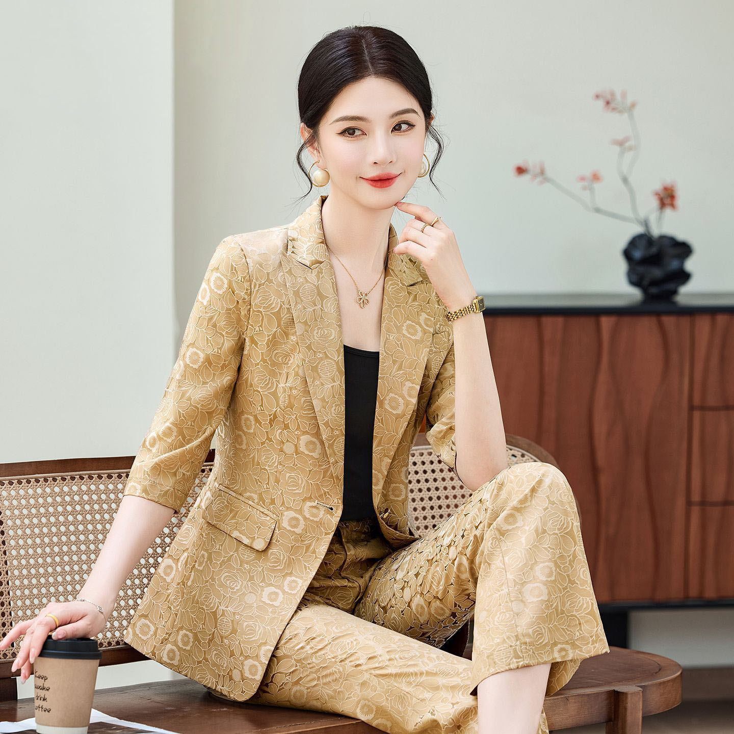 Women'S Elegant Formal Wear - بدلة نسائية أنيقة نصف كم بلون