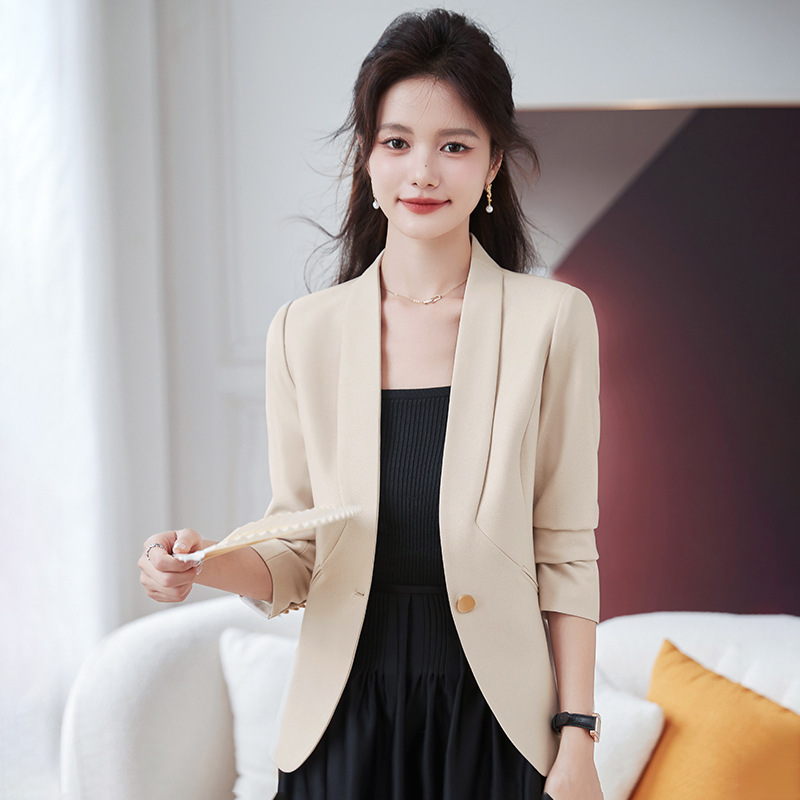 Women Formal Wear With Black Blazer - سترة رسمية للسيدات على الموضة جديدة