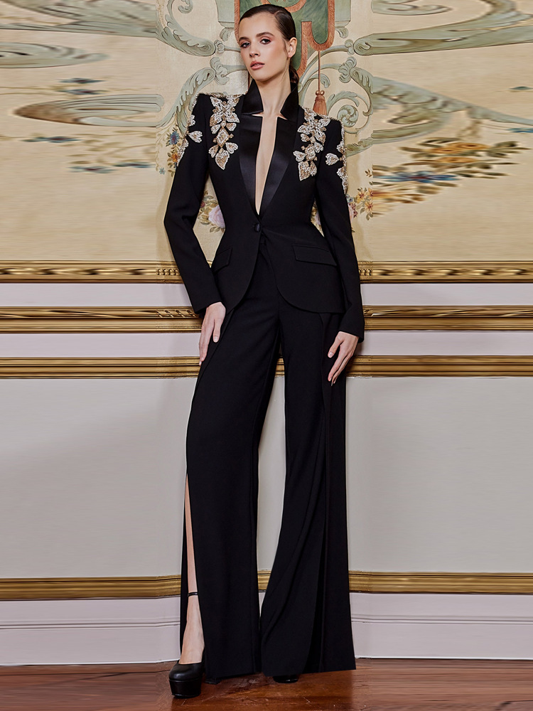 أحدث طقم بدلة نسائية من تصميم  - مراجعة Female Formal Wear وسعره