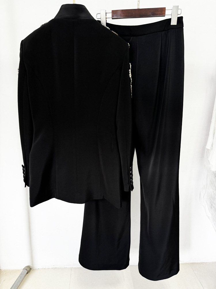 أحدث طقم بدلة نسائية من تصميم  - مراجعة Female Formal Wear وسعره