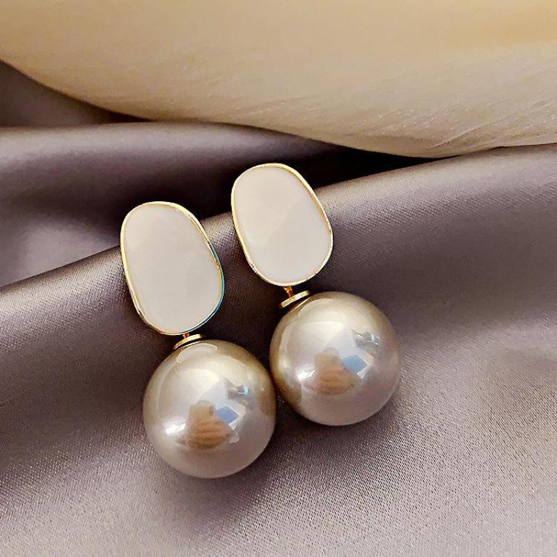 العلامة التجارية الكبيرة الدرج - مراجعة Pearl Earring Stud وسعره