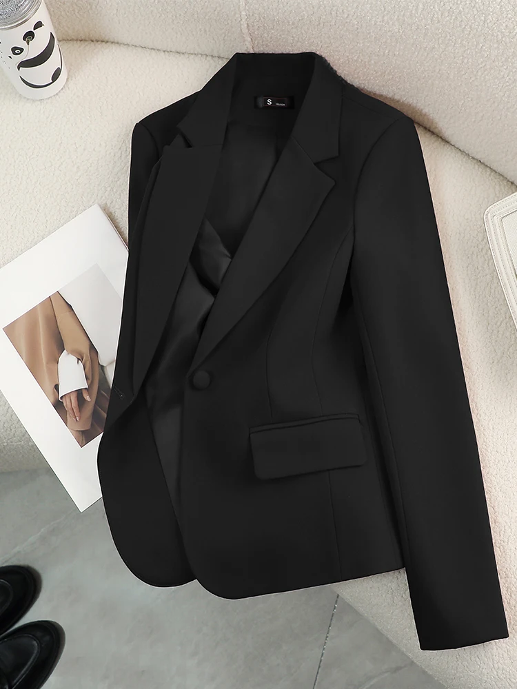 سترة نسائية للسيدات أحمر أخضر  - مراجعة Women Formal Wear With Black Blazer وسعره