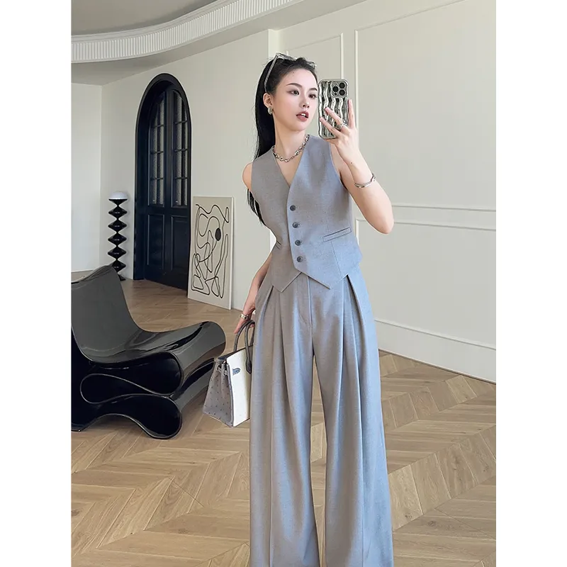 طقم نسائي مكون من سترة بدون أك - مراجعة Female Formal Wear وسعره