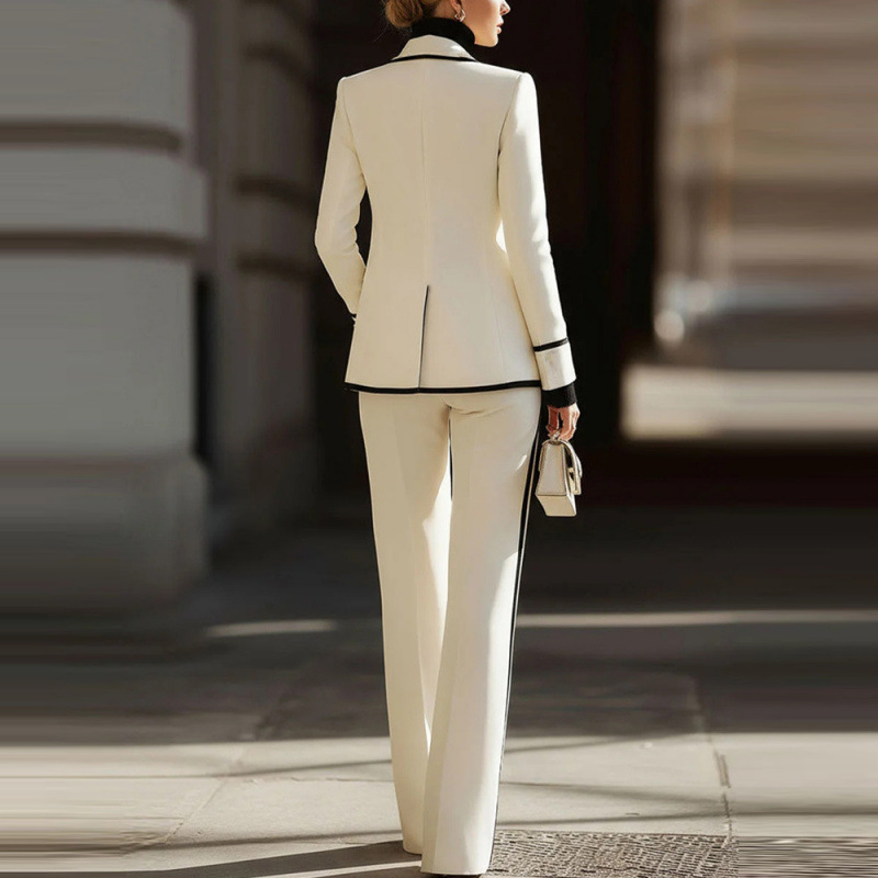 تخفيضات A+: طقم نسائي رسمي مكو - مراجعة Female Formal Wear وسعره